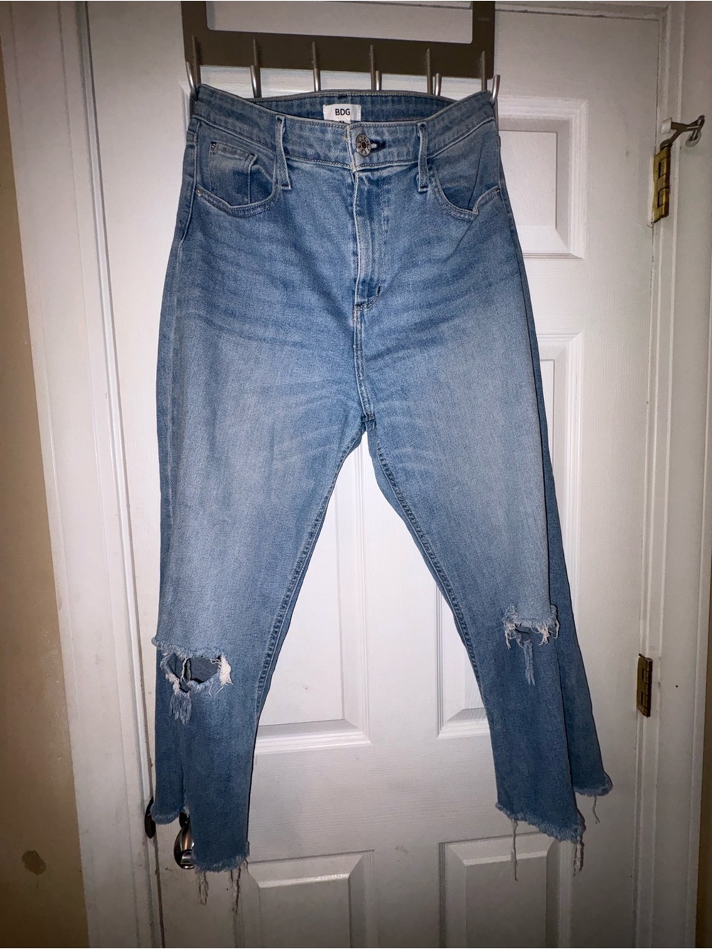 BDG Urban Outfitters High Rise Mom Jean Light Wash Distressed Step Hem 32